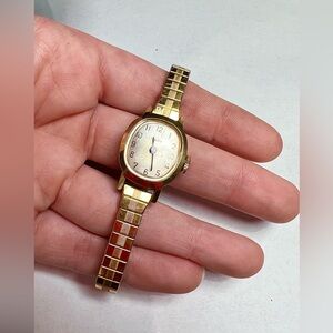 Vintage Timex Gold Stretch Band Bracelet Watch